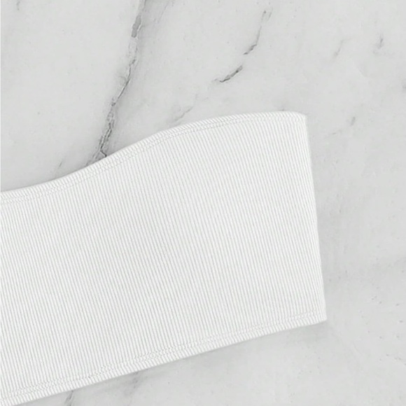 White cheeky bandeau bikini - Picture 3 of 5